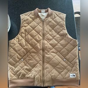 New northface men’s vest. Extra large. Tan